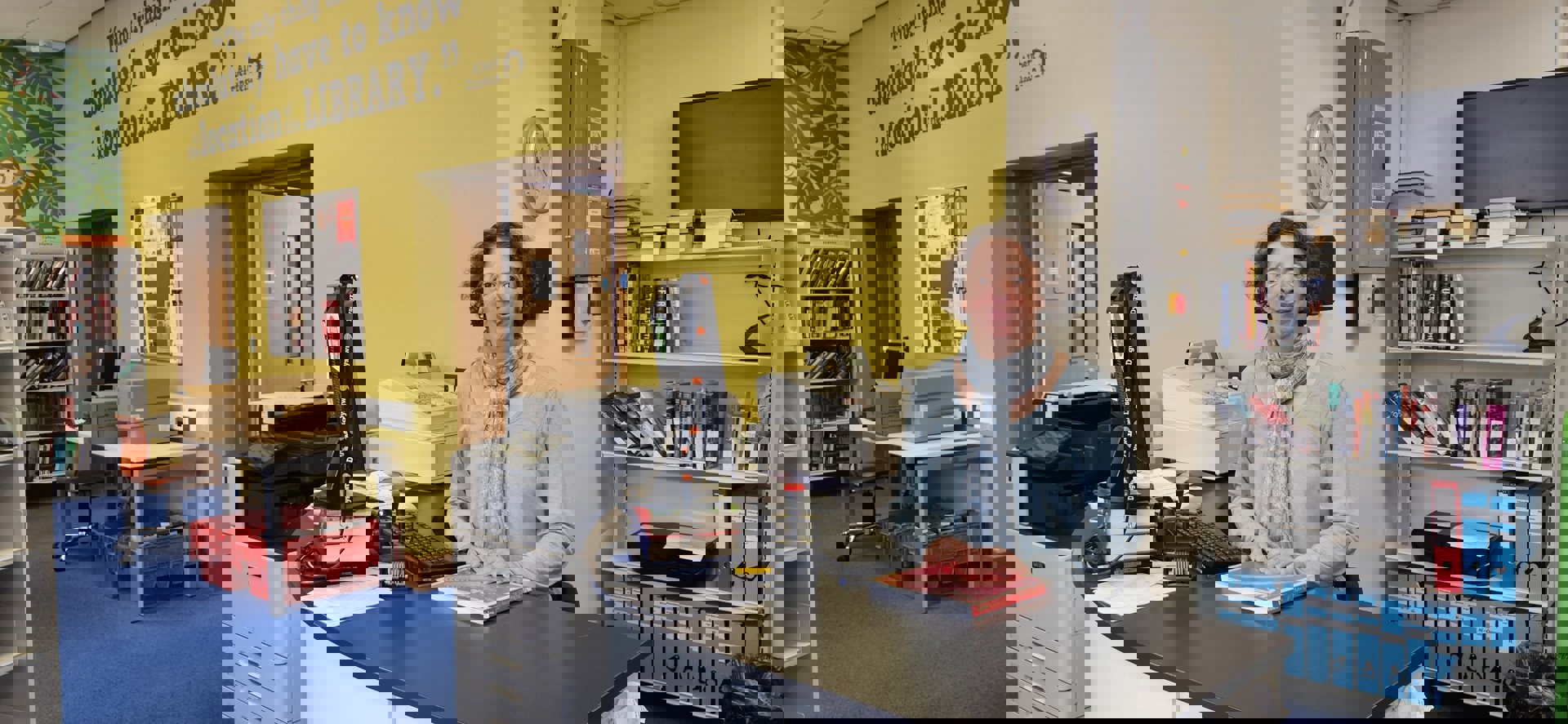 “Does dim angen teithio i ddefnyddio fy iaith fy hun”