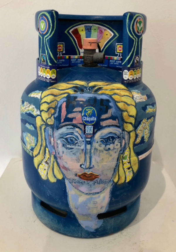 Gaia 2024 - acrylig/collage ar wrthrych