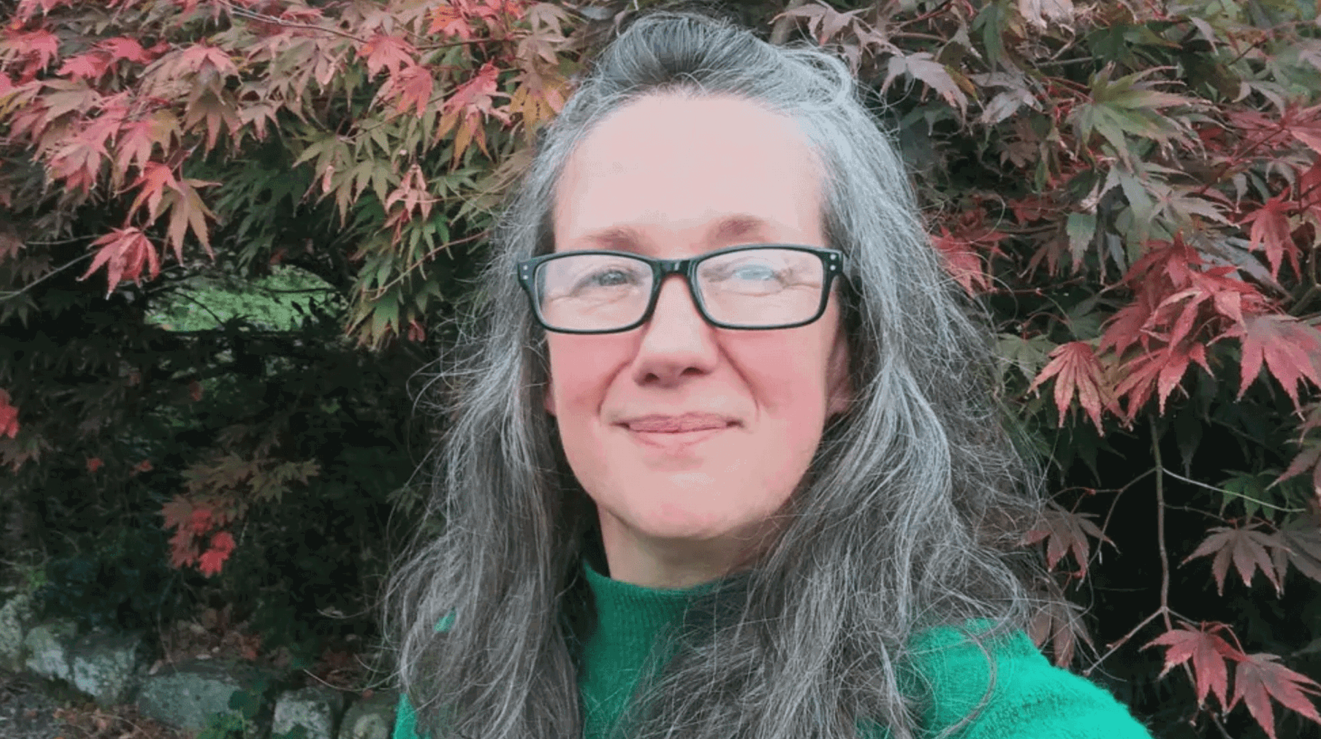 “Mae’n anodd dychmygu byw yng Nghymru heb yr iaith”  – Anthea yn cofleidio’r iaith a’r gymuned leol