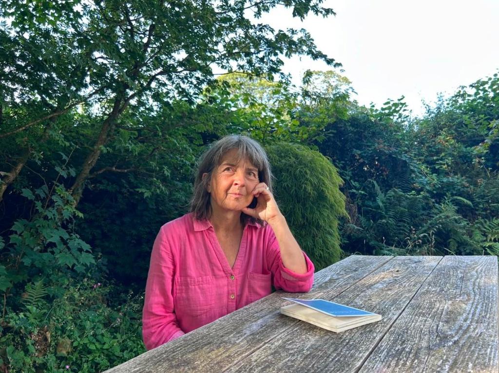 Lleisiau lleol Eisteddfod y Garreg Las: Holi Anne May