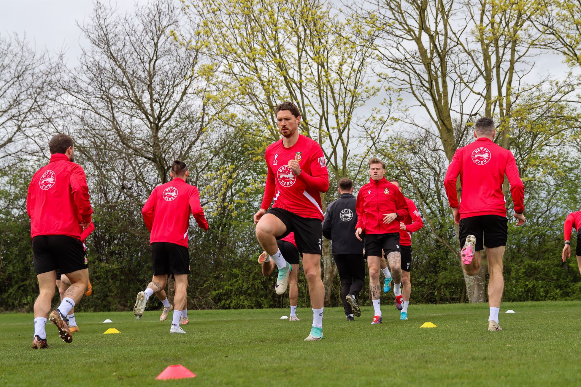 Clwb Pêl-droed Wrecsam: Cefnogwyr a Chwaraewyr