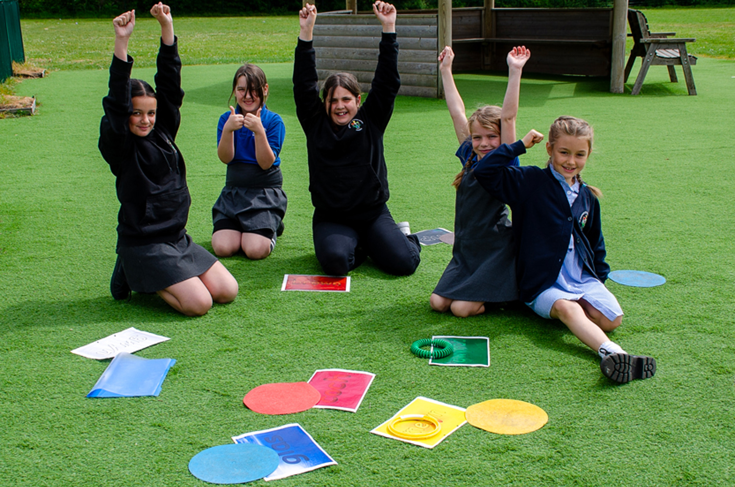 Plant Ysgol Penarth ar yr iard