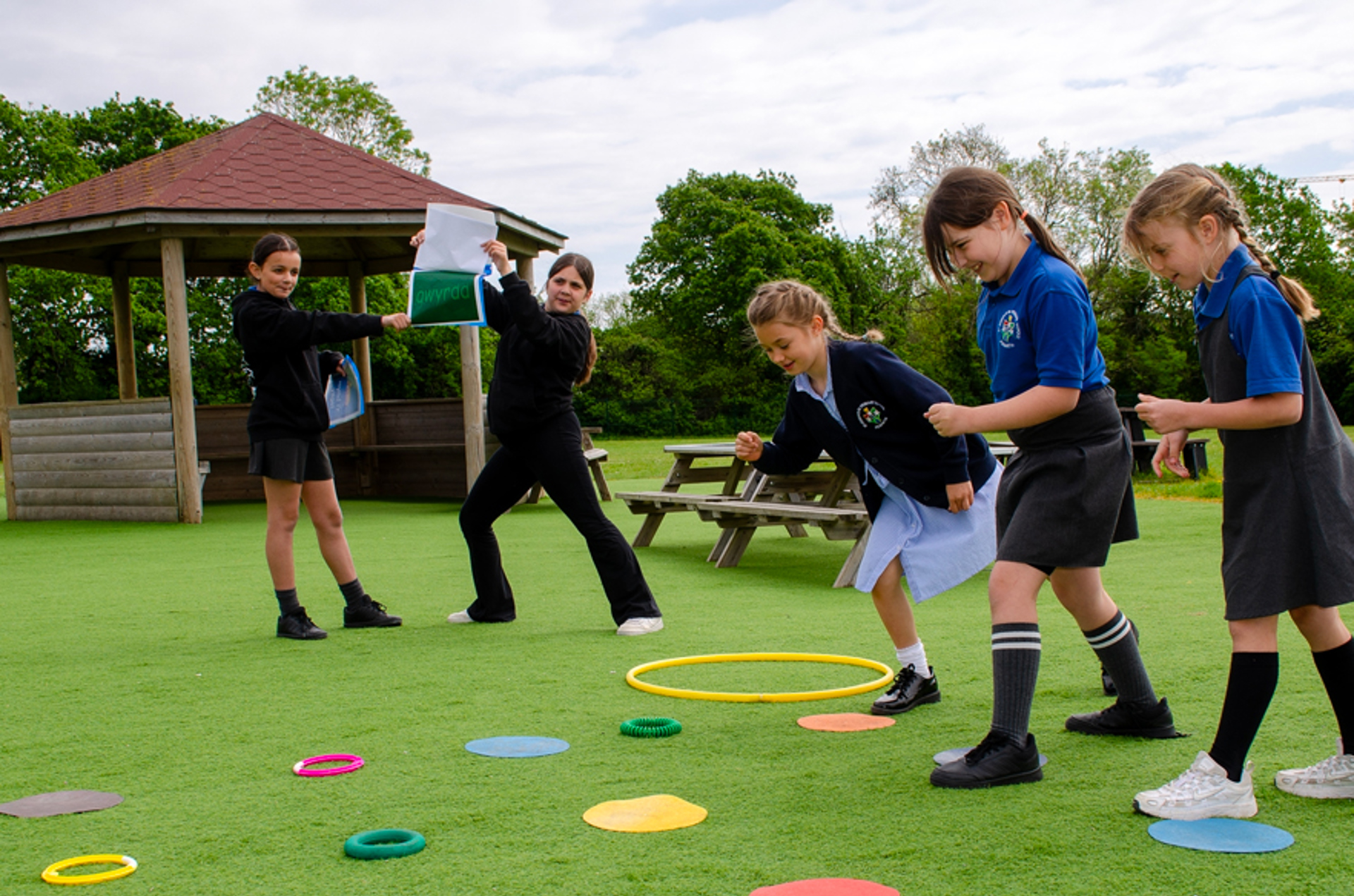Hwb i’r Gymraeg ym Mhenarth: Ysgol Sant Joseff yn arwain y ffordd 