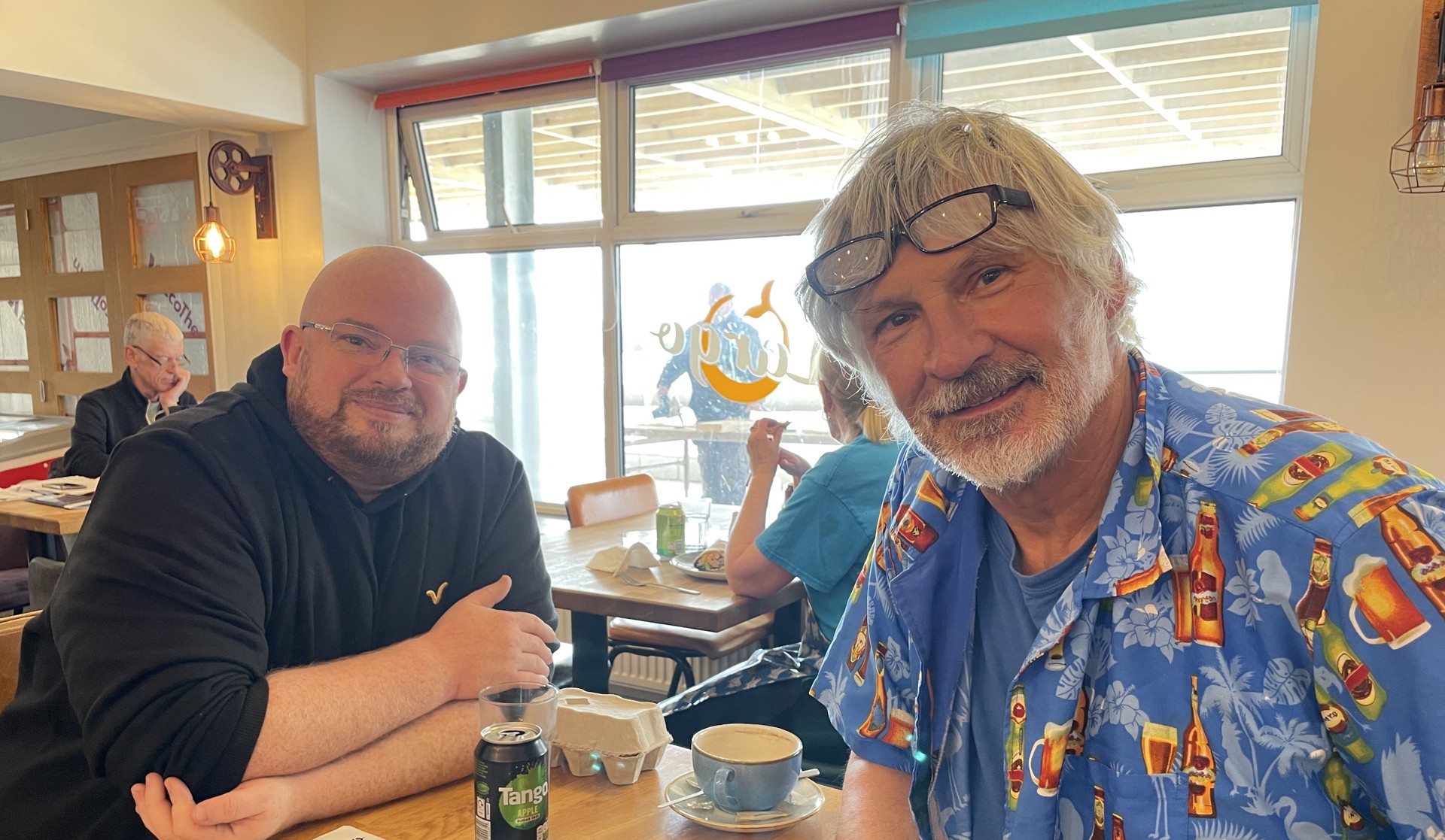 Sgwrs gyda Siôn a Dick