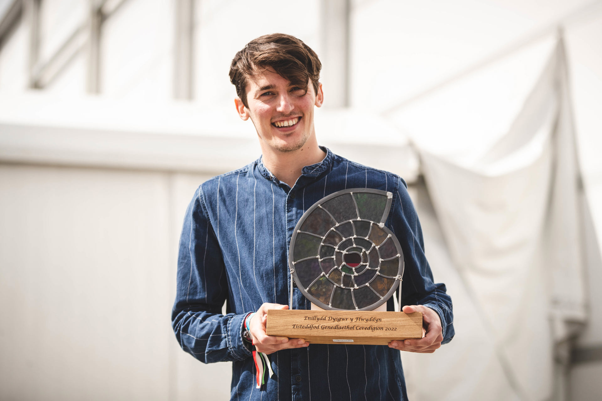 Dathlu’r deugain - annog dysgwyr i fynd amdani  yng nghystadleuaeth Dysgwr y Flwyddyn 2023