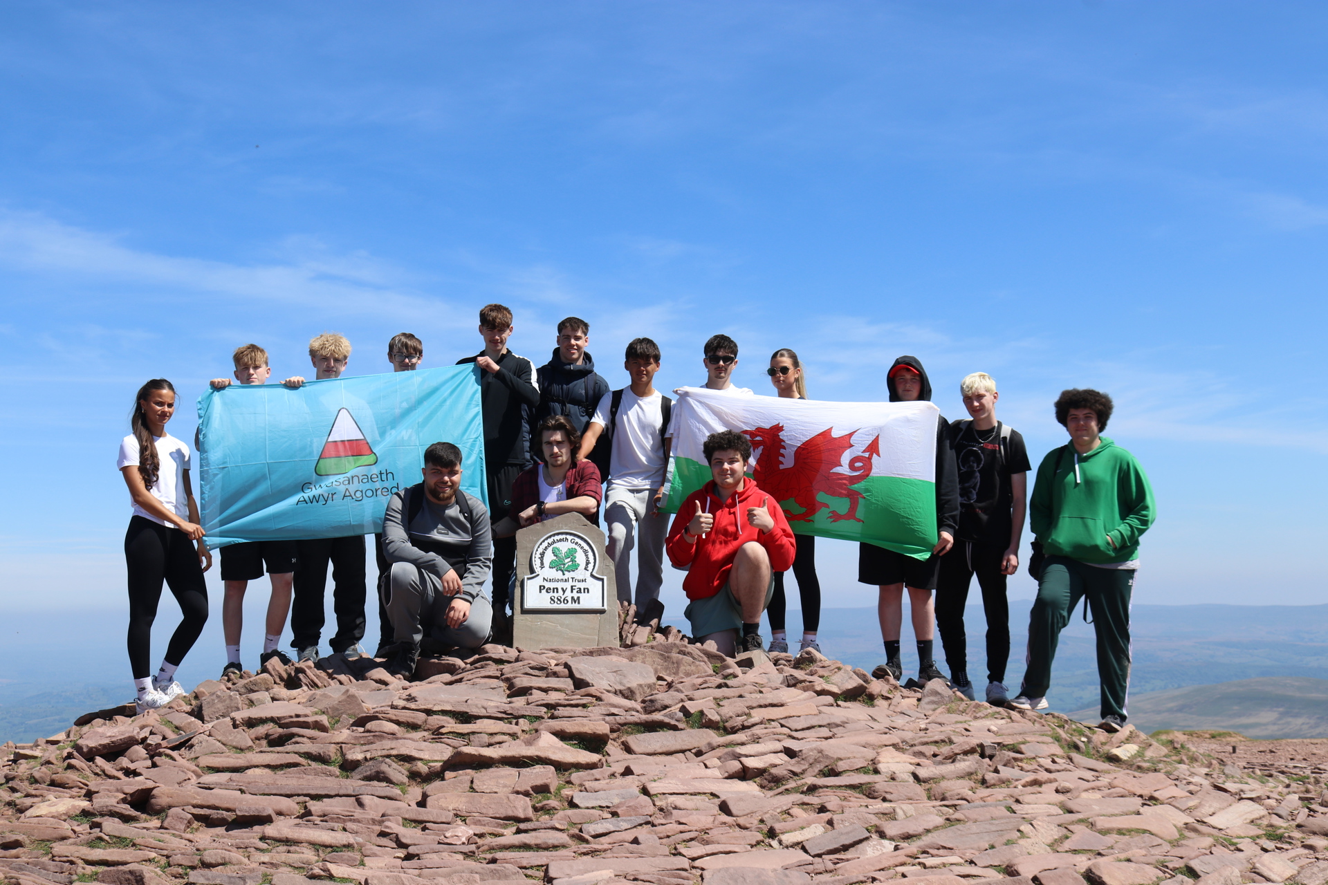 Dysgu Cymraeg yn yr awyr agored